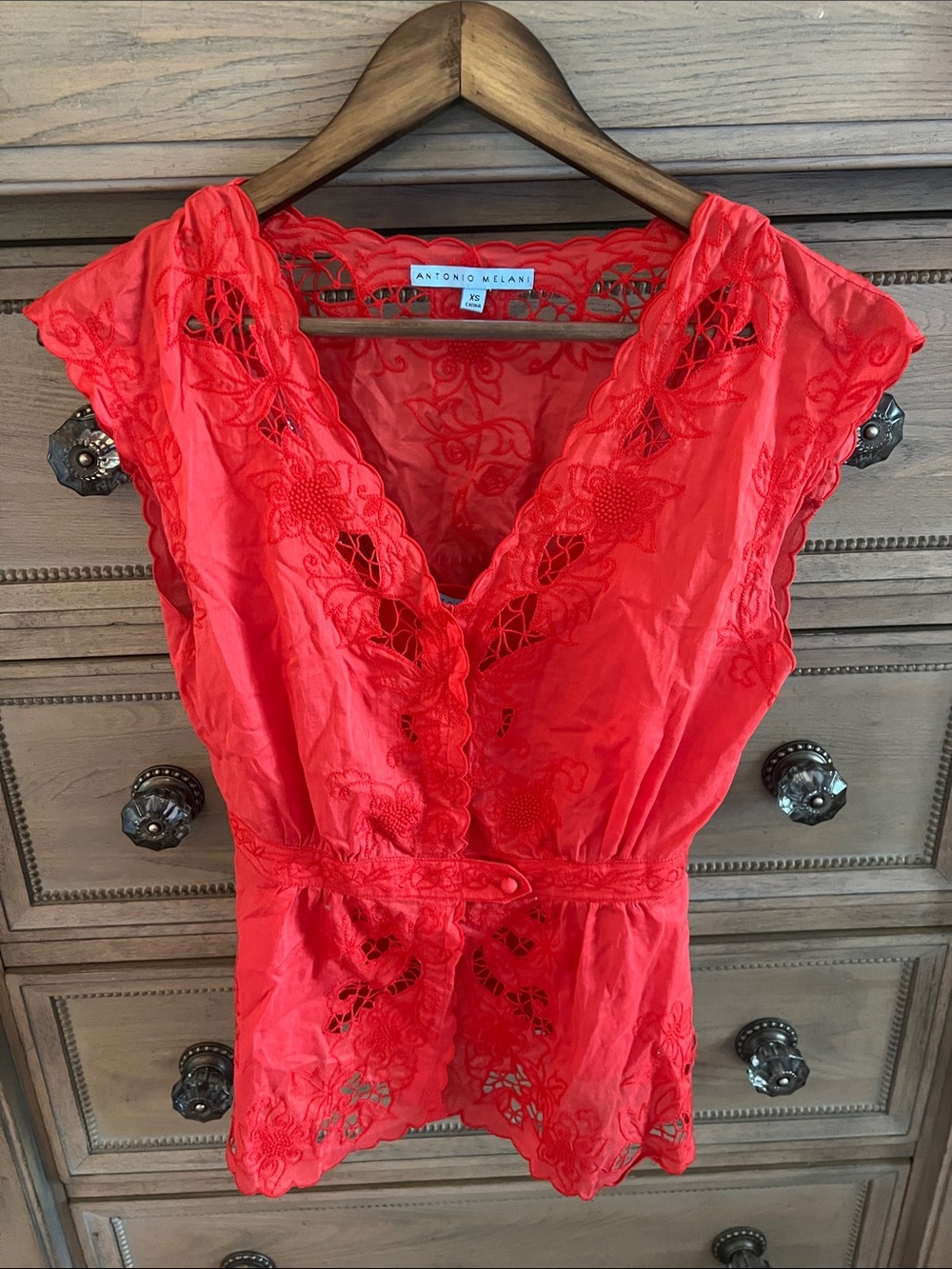 ANTONIO MELANI Coral Red Lace-Trim V-Neck Chemise